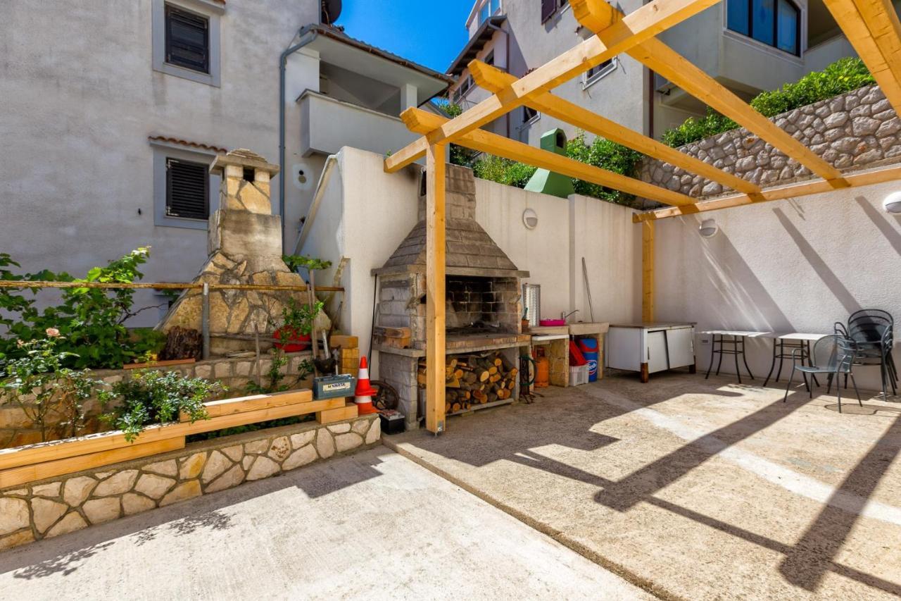 Apartments With A Parking Space Mali Lošinj Eksteriør billede